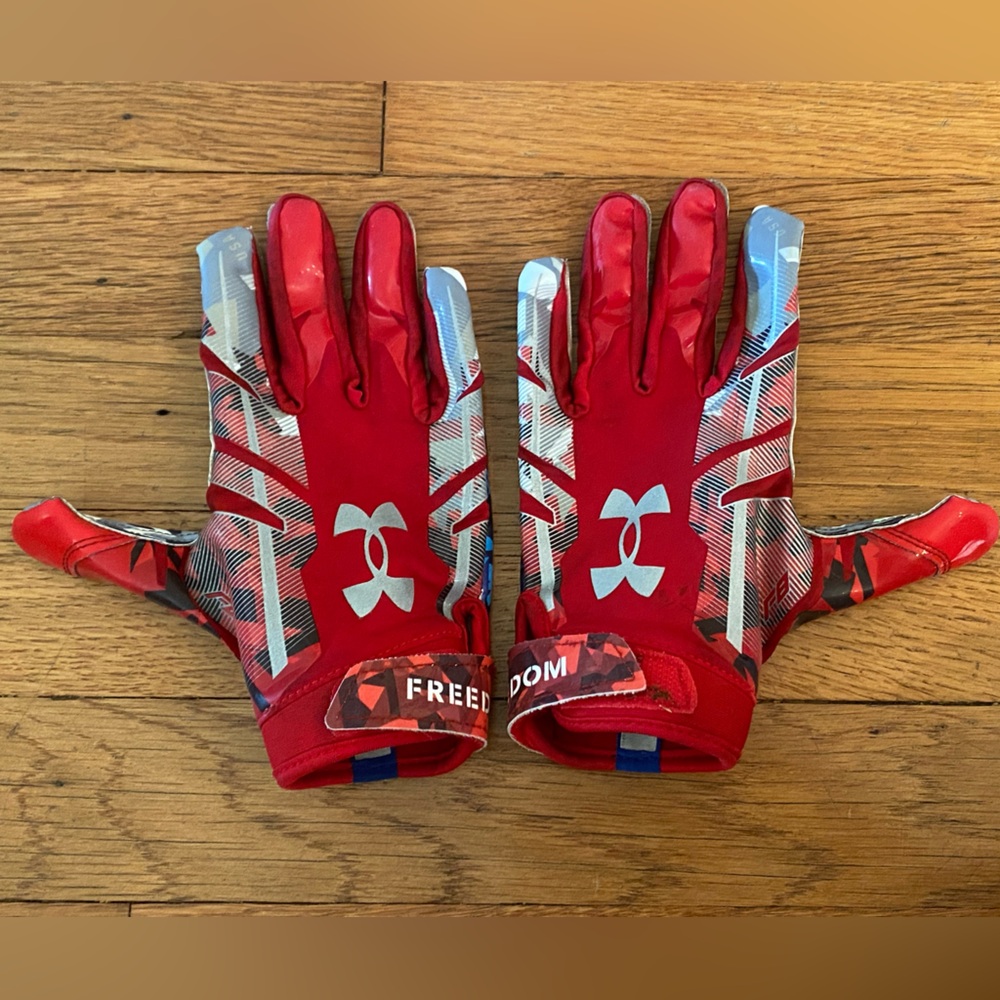 Under Armour Youth Football Gloves